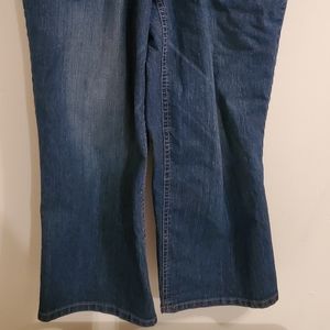 Maternity Capri Jean's oh baby by Motherhood